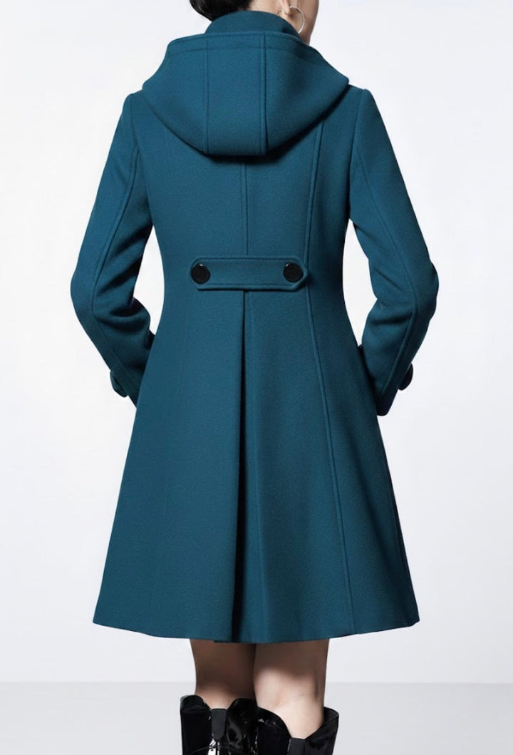 Alessia | Cappotto Svasato con Collo Alto e Bottoni Decorativi