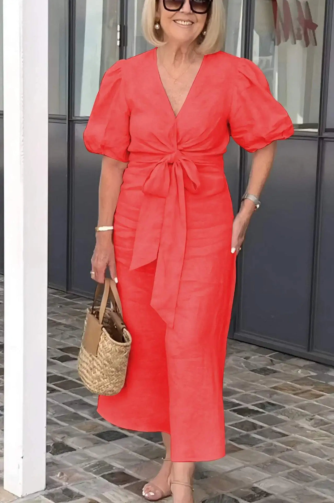 LYNORA | Elegante Abito Midi con Scollo a V