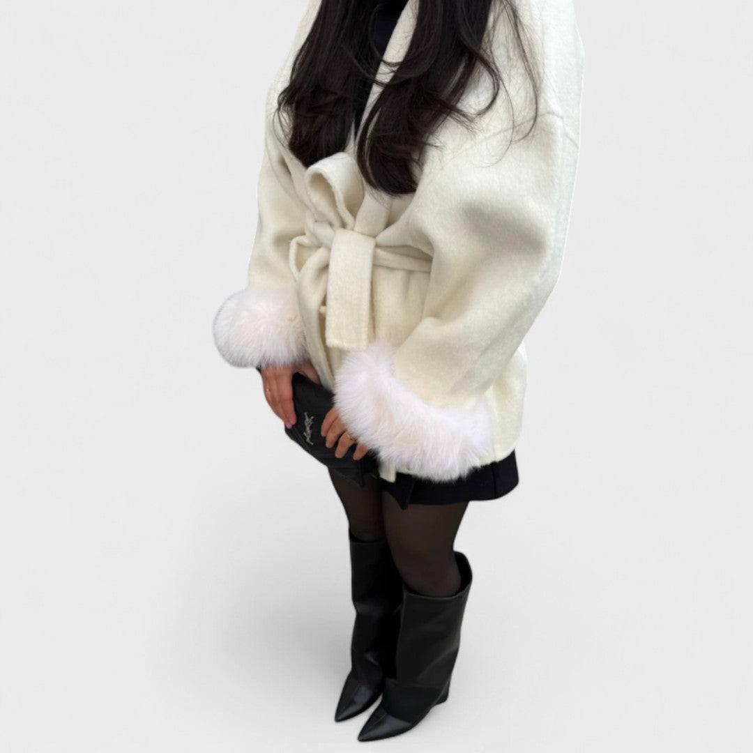 Alice | Cappotto Corto con Cintura e Polsini in Pelliccia Ecologica